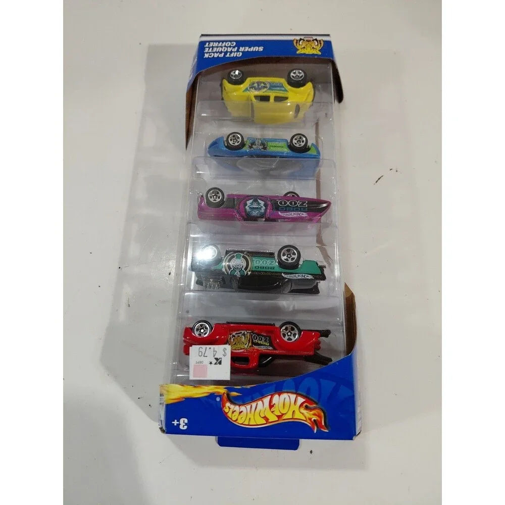 NIP Hot Wheels Robo Zoo 1:64 Die Cast Gift Pack (VW Beetle 57 Chevy Banshee)